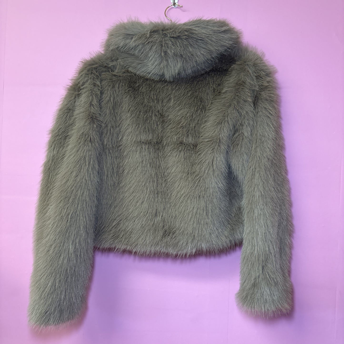 light brown faux fur coat short mid waist true to size. Date night vibes, cute trendy winter jacket.